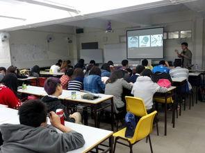 藝術點亮(liang)思(si)維，創意(yi)連(lian)接未(wei)來(lai)——人(ren)文(wen)社(she)會科學學院設計藝(yi)術(shu)課程招生推(tui)廣(guang)暨(ji)文(wen)化(hua)藝(yi)術交(jiao)流(liu)活(huo)動啟(qi)幕